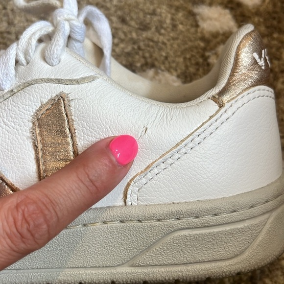 Veja Gold Sneakers Women Size 6 - Picture 12 of 12